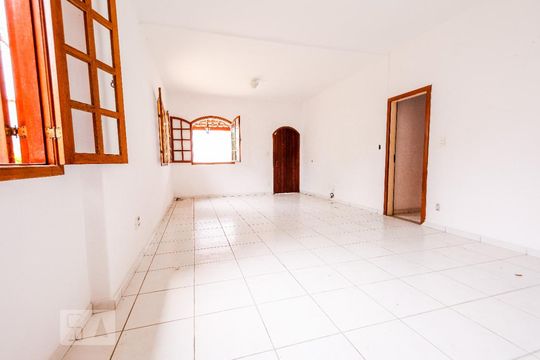 Casa à venda com 4 quartos, 180m² em Esplanada, Belo Horizonte