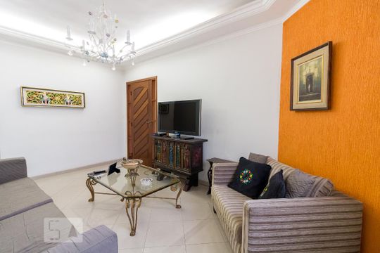 Sala de casa para alugar com 4 quartos, 380m² em Vila Rosália, Guarulhos