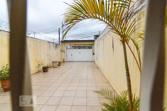 Vista sala de casa para alugar com 4 quartos, 380m² em Vila Rosália, Guarulhos