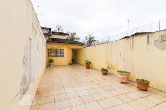 Garagem de casa para alugar com 4 quartos, 380m² em Vila Rosália, Guarulhos
