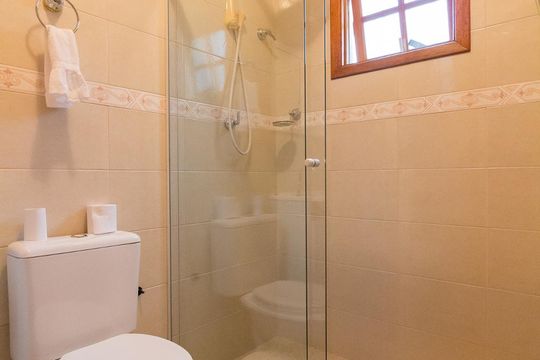 Banheiro quarto 1 suíte de casa para alugar com 4 quartos, 380m² em Vila Rosália, Guarulhos