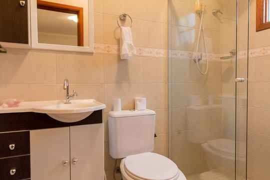 Banheiro quarto 1 suíte de casa para alugar com 4 quartos, 380m² em Vila Rosália, Guarulhos
