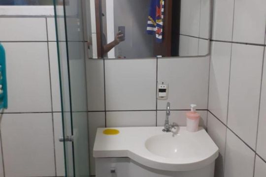 Banheiro  de apartamento à venda com 2 quartos, 60m² em Vila Quitauna, Osasco