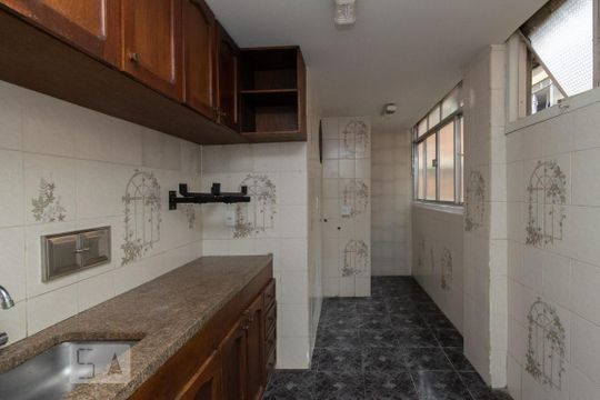 COZINHA de apartamento para alugar com 3 quartos, 73m² em Fátima, Niterói