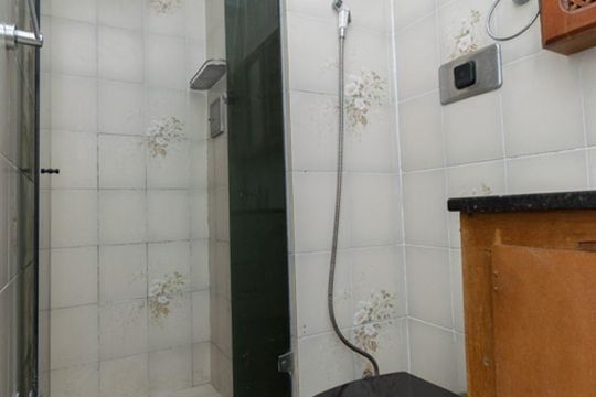 BANHEIRO SOCIAL de apartamento para alugar com 3 quartos, 73m² em Fátima, Niterói