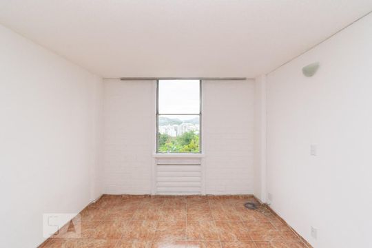 SALA de apartamento para alugar com 3 quartos, 73m² em Fátima, Niterói