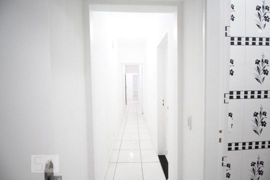 Corredor de casa para alugar com 3 quartos, 150m² em Jardim Oriental, São Paulo