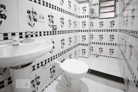 Banheiro de casa para alugar com 3 quartos, 150m² em Jardim Oriental, São Paulo