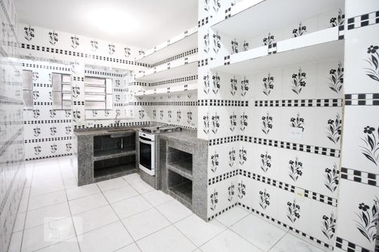 Cozinha de casa para alugar com 3 quartos, 150m² em Jardim Oriental, São Paulo