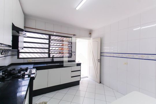 Cozinha de casa à venda com 3 quartos, 180m² em Parque Sevilha, São Paulo