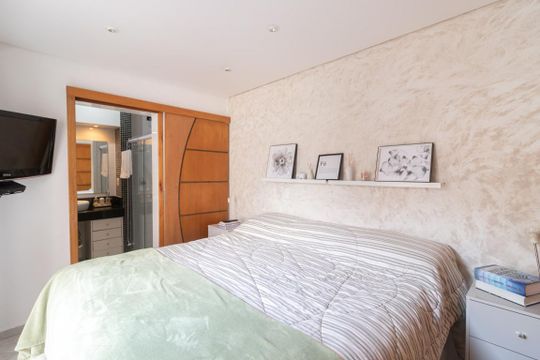 Suíte de casa para alugar com 3 quartos, 250m² em Vila Primavera, São Paulo