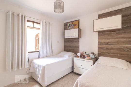 Quarto 2 de casa para alugar com 3 quartos, 250m² em Vila Primavera, São Paulo