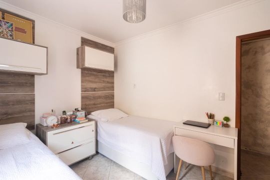 Quarto 2 de casa para alugar com 3 quartos, 250m² em Vila Primavera, São Paulo