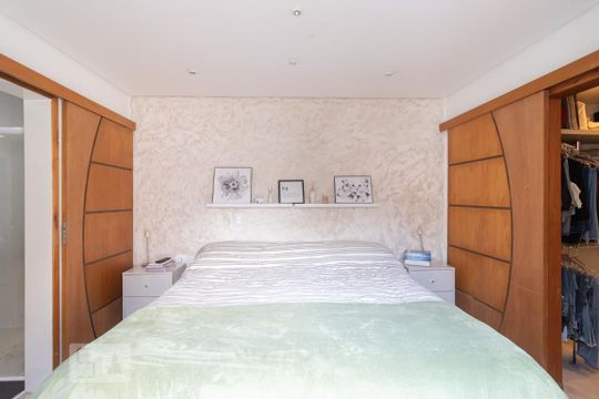 Suíte de casa para alugar com 3 quartos, 250m² em Vila Primavera, São Paulo
