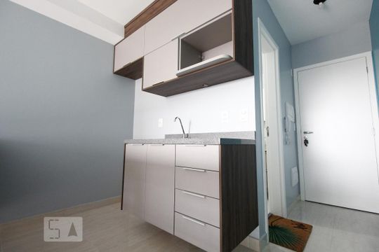 Cozinha de kitnet/studio para alugar com 1 quarto, 28m² em Mirandópolis, São Paulo