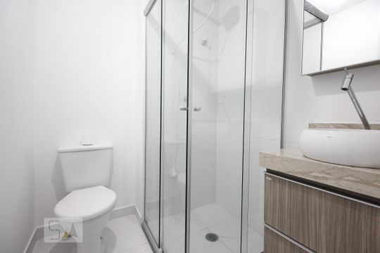 Banheiro de kitnet/studio à venda com 1 quarto, 28m² em Mirandópolis, São Paulo