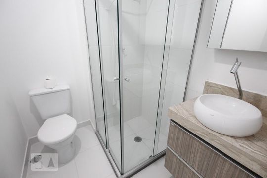 Banheiro de kitnet/studio à venda com 1 quarto, 28m² em Mirandópolis, São Paulo