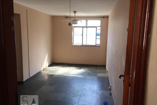 Apartamento para alugar com 2 quartos, 50m² em Taquara, Rio de Janeiro