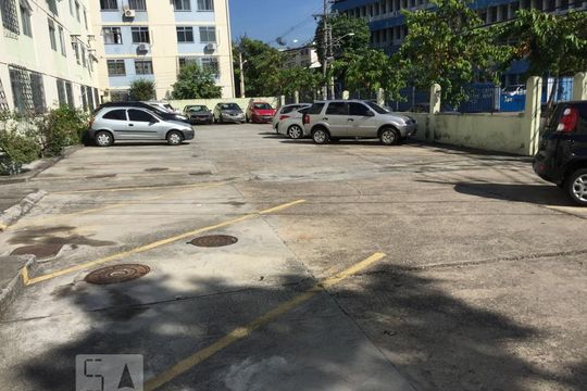 Garagem de apartamento para alugar com 2 quartos, 50m² em Taquara, Rio de Janeiro