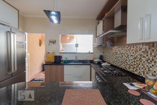Cozinha de casa à venda com 3 quartos, 160m² em Santo Antônio, Osasco