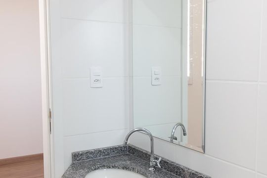 Banheiro da Suíte de apartamento para alugar com 3 quartos, 67m² em Conceição, Diadema