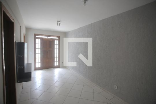 Sala de casa para alugar com 3 quartos, 100m² em Buritis, Belo Horizonte