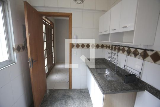 Cozinha de casa para alugar com 3 quartos, 100m² em Buritis, Belo Horizonte
