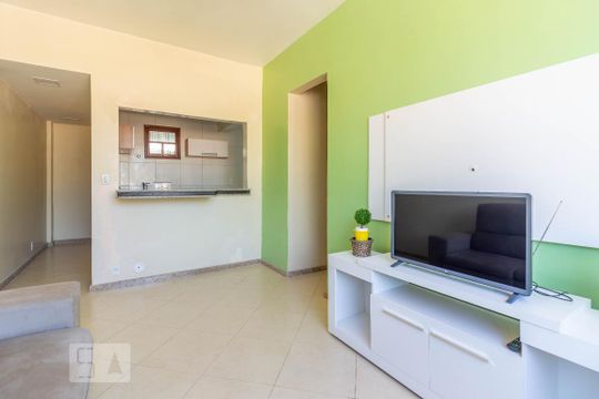 Sala de apartamento para alugar com 2 quartos, 75m² em Piedade, Rio de Janeiro