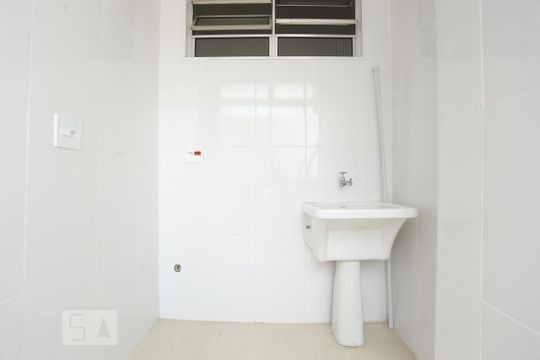 Area de Serviços de apartamento para alugar com 2 quartos, 80m² em Consolação, São Paulo