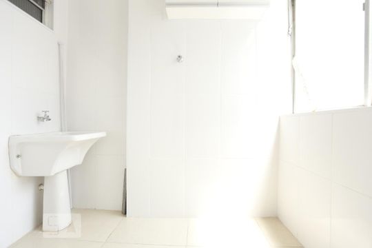 Area de Serviços de apartamento para alugar com 2 quartos, 80m² em Consolação, São Paulo