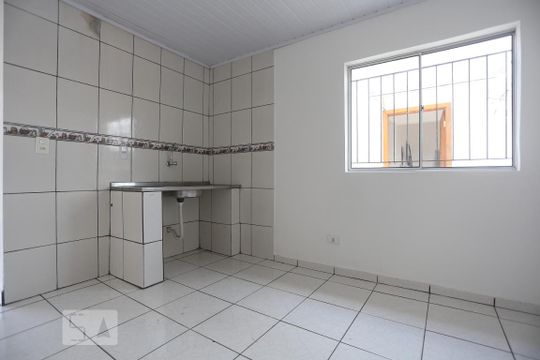 Casa para alugar com 1 quarto, 20m² em Ferreira, São Paulo
