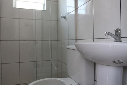 Banheiro de casa para alugar com 1 quarto, 20m² em Ferreira, São Paulo