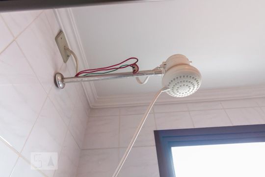 Banheiro quarto 2 suíte - chuveiro de apartamento para alugar com 2 quartos, 70m² em Vila Milton, Guarulhos