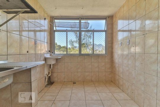 Cozinha e Área de Serviço de apartamento à venda com 2 quartos, 56m² em Taquara, Rio de Janeiro