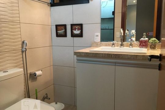 Banheiro de apartamento à venda com 2 quartos, 57m² em Vila Paulista, São Paulo