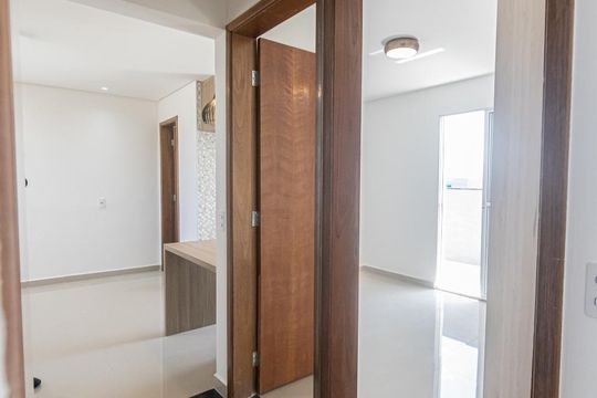 Corredor de apartamento para alugar com 2 quartos, 48m² em Vila Carrão, São Paulo