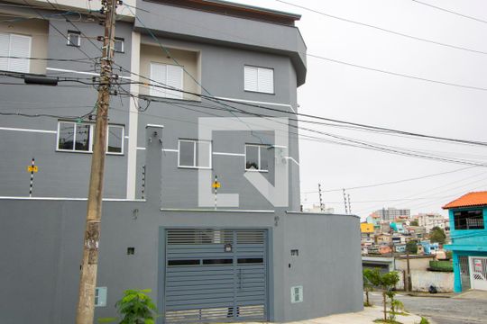 Fachada de casa à venda com 2 quartos, 100m² em Vila Bela Vista, Santo André