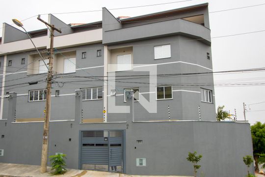 Fachada de casa à venda com 2 quartos, 100m² em Vila Bela Vista, Santo André