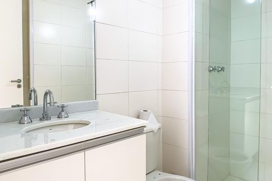 Banheiro da Suíte de apartamento à venda com 2 quartos, 66m² em Jardim Flor da Montanha, Guarulhos