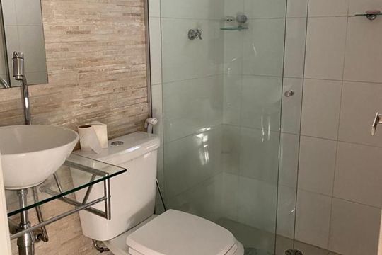 Banheiro de casa à venda com 3 quartos, 196m² em Vila Bertioga, São Paulo