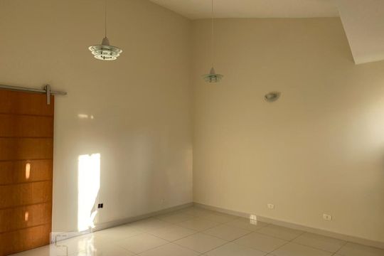 Sala de casa à venda com 3 quartos, 196m² em Vila Bertioga, São Paulo