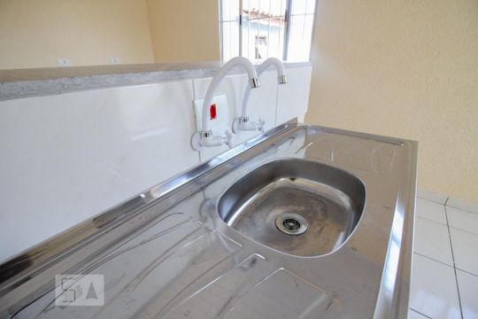 cozinha de casa para alugar com 2 quartos, 60m² em Vila Nova Mazzei, São Paulo