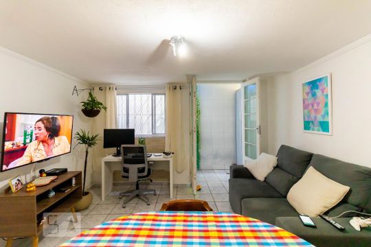 Casa à venda com 2 quartos, 192m² em Vila Leonor, São Paulo