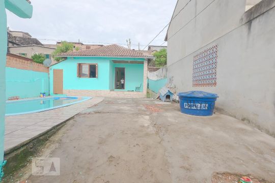 Garagem de casa à venda com 3 quartos, 360m² em Alto Petrópolis, Porto Alegre
