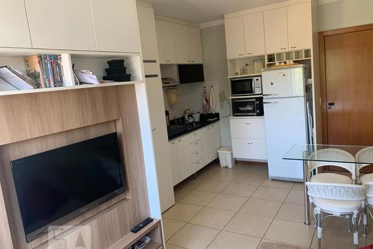 Sala de kitnet/studio para alugar com 1 quarto, 27m² em Asa Norte, Brasília