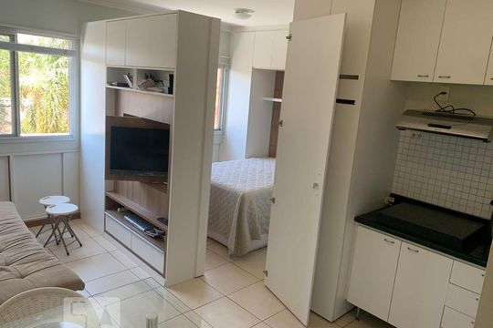 Quarto de kitnet/studio para alugar com 1 quarto, 27m² em Asa Norte, Brasília