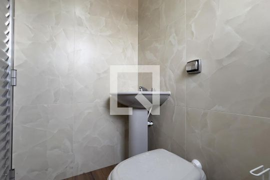 Banheiro 1 de casa à venda com 5 quartos, 180m² em Cidade Brasil, Guarulhos