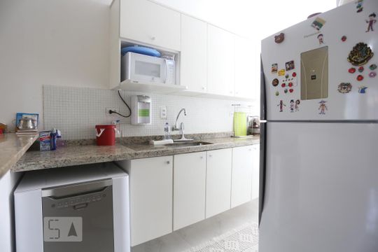 Cozinha de casa à venda com 5 quartos, 180m² em Jardim das Flores, Osasco