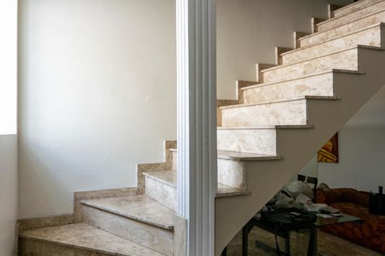 Escadas de casa para alugar com 3 quartos, 330m² em Centro, São Caetano do Sul