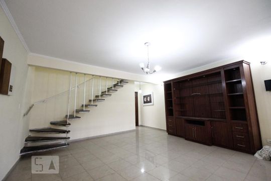 Casa à venda com 3 quartos, 150m² em Parque Imperial, São Paulo